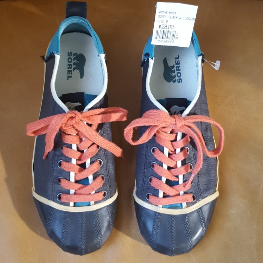 Sorel black sneaker with turqoise